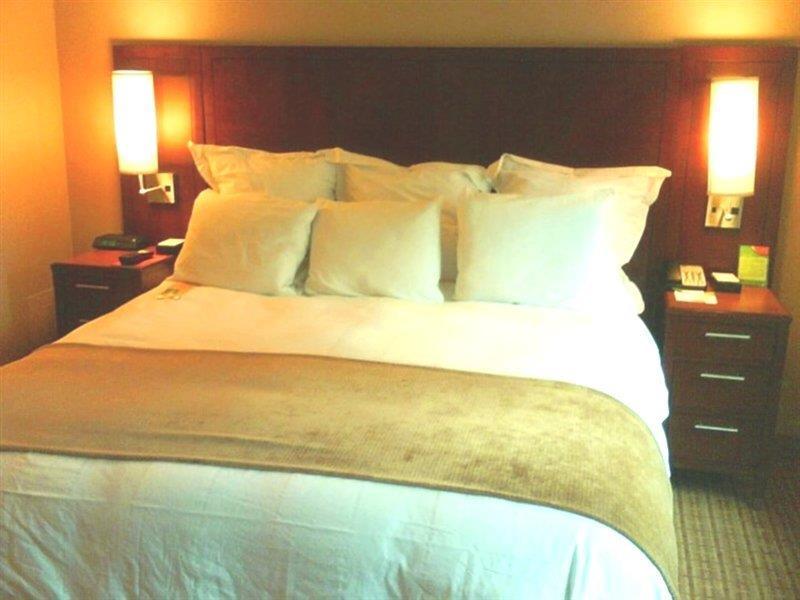 Courtyard By Marriott Chicago Downtown/River North Zewnętrze zdjęcie